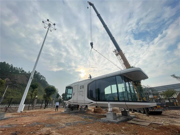 Modern Space Capsule House